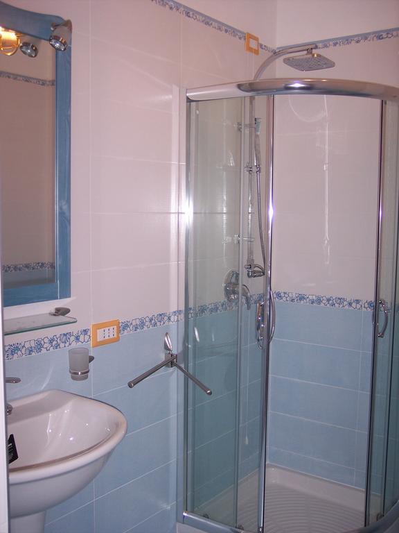 Da Carlo Hotel Ла Мадалена Екстериор снимка